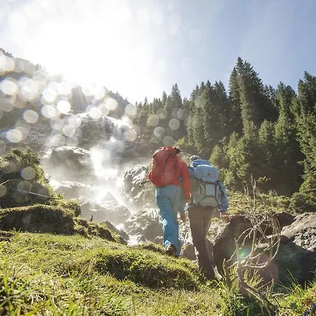 Alpenpension Pfurtscheller Гостевой дом Нойштифт-им-Штубайталь