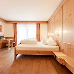 Pensjonat Alpenpension Pfurtscheller Neustift im Stubaital